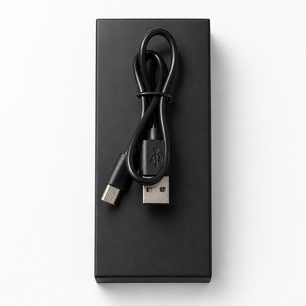 Cable de carga USB incluido con la batería wireless Noname PMU