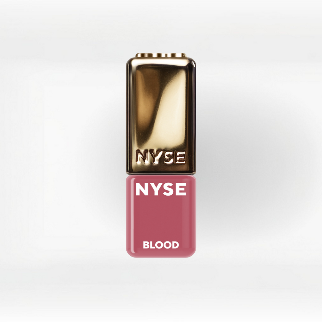 Pigmento PMU labios NYSE Blood 5 ml rojo rosado elegante frasco profesional fondo neutro packshot oficial alta definición para maquillaje permanente. 