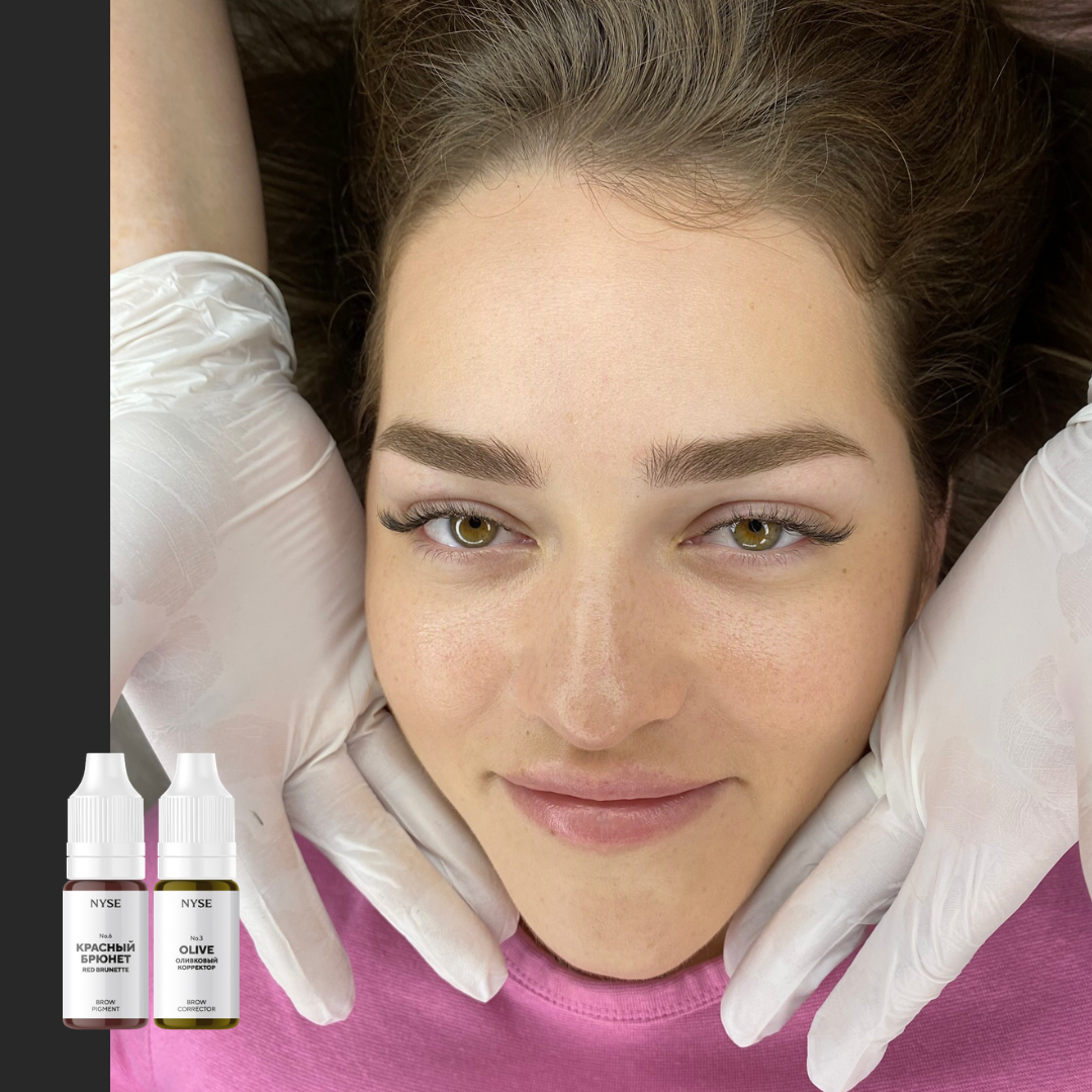 Resultado de micropigmentación de cejas con corrector PMU NYSE No.3 Olive efecto natural neutralización de tonos cálidos en piel real