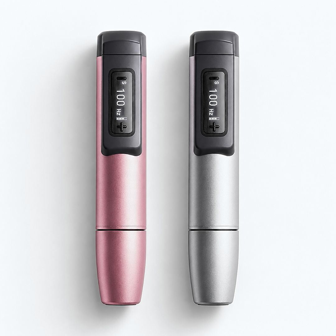 Swiss Color SC Universal Dual 3.0 máquina PMU wireless en colores rosa y plata con display integrado para micropigmentación profesional