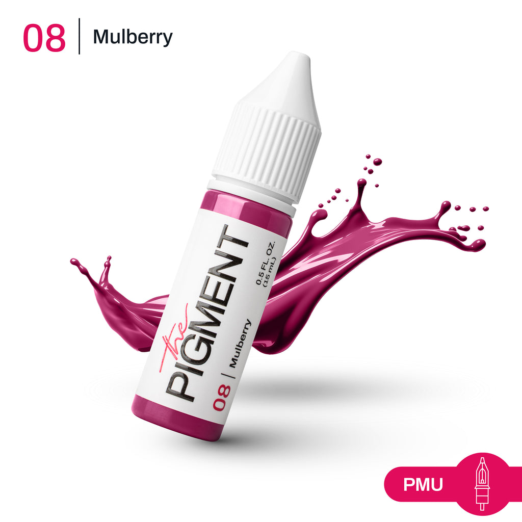 Textura del pigmento PMU 08 Mulberry en tono berry profundo y frío, ideal para lip blush elegantes y construcciones progresivas en labios.